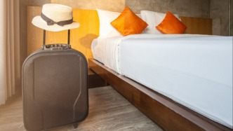 商务部：“乐购新春”活动覆盖吃住行游购玩全链条