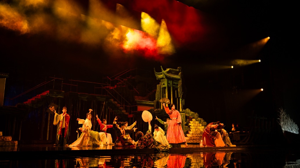 毛時安：《江南·十二場歡聚》突破傳統(tǒng)戲劇審美