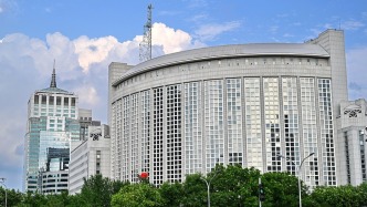 外交部回應(yīng)特朗普涉中加合作言論：中加構(gòu)建新型戰(zhàn)略伙伴關(guān)系不針對(duì)任何第三方