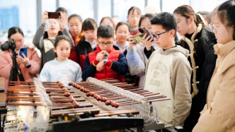 走进乐器厂和新技实验室，“小小艺术工程师”体验非遗传承