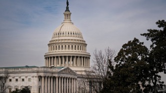 罕见公开反对总统政策，美众院通过旨在终止对加拿大加征关税决议