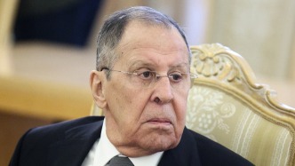 俄外长拉夫罗夫：俄将以军事手段应对格陵兰岛“军事化”