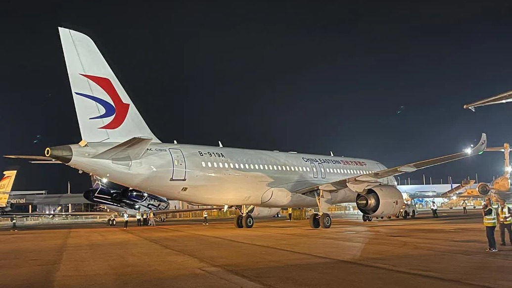 历史上的今天｜2024年2月16日，国产大型客机C919首次飞出国门参加航展