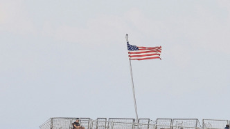 美国海军两艘舰船在加勒比海相撞