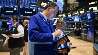 美国三大股指全线收跌，黄金失守5000美元，白银一度跌超11%