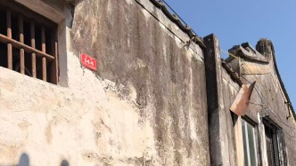 老厝茶座剥橘嗑瓜子，大学生返乡在汕头学埔创业接待游客