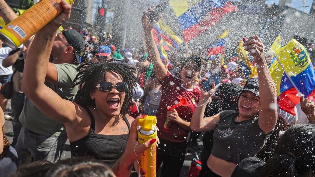 2萬(wàn)人涌上加拉加斯街頭，委內(nèi)瑞拉民眾誓言阻止美國(guó)掠奪資源