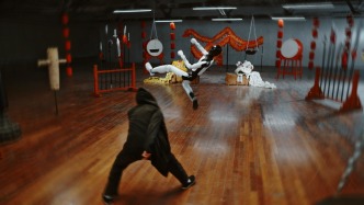 智元远征A3人形机器人发布：文能端茶唠嗑，武能凌空飞踹