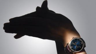 非常观察｜马年新表扎堆上市，谁更懂中国市场？