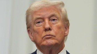 特朗普证实美军将向中东地区派出第二艘航母