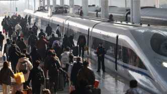 建议短途旅客不要“买长乘短”，铁路部门详解长途列车售票“三阶段”策略