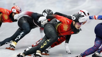 刘少昂、孙龙1500米决赛遭碰撞被带出赛道，无缘奖牌