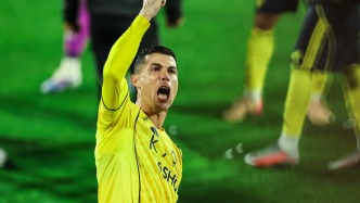 体坛联播｜皇马大胜暂登西甲榜首，C罗结束罢赛回归战破门