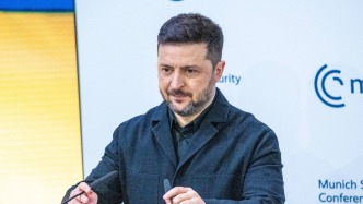 泽连斯基慕安会演讲：美国总让乌克兰让步，“有点”感受到特朗普的压力