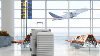 中方决定自2月17日起，对加拿大、英国持普通护照人员免签