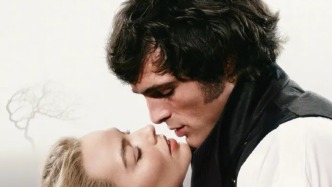 文学双周记｜《呼啸山庄》《蝇王》《纯真博物馆》改编齐亮相