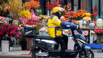 中青评论：过年点外卖，是在给骑手添麻烦吗