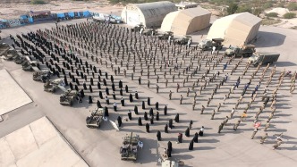 美国增派战机，伊朗举行军演，战争阴云笼罩美伊第二轮核谈判