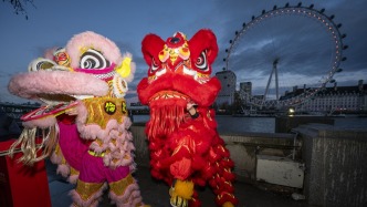 經(jīng)濟(jì)日?qǐng)?bào)：中國(guó)春節(jié)在世界舞臺(tái)綻放光彩