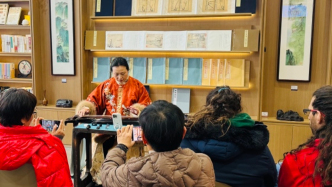 新春走基层｜她在上海古籍书店值班的第17个春节