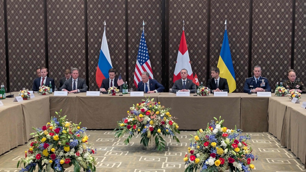 俄美乌举行第三轮三方会谈首日谈判，会谈持续约6小时