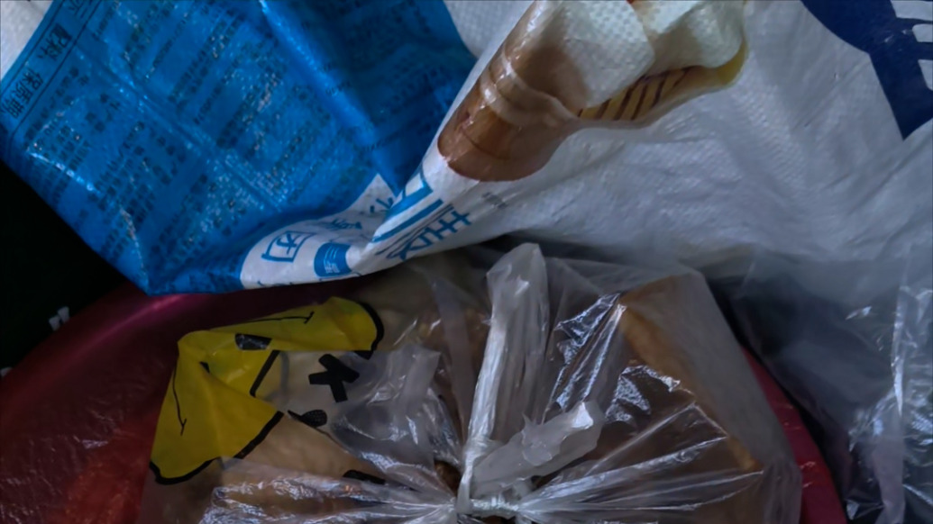 “幸福感满满”，女子回娘家返程时后备厢被父母塞满家乡特产