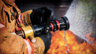 日本一寺庙起火，已致4人死亡