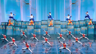 人民日报:从总台春晚看中国经济发展向新向优