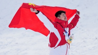 彼此扶持造就冠軍夫妻，王心迪不用再“嫉妒”徐夢桃的金牌了