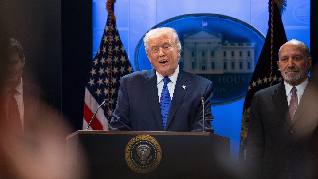 违法征收的关税会退吗?特朗普含糊其辞:最高法院裁决有缺陷,这事儿得打官司