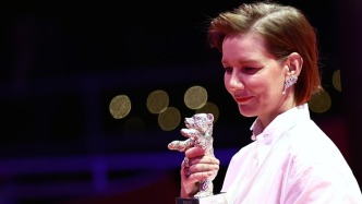 桑德拉?惠勒時隔二十年再獲銀熊獎，她曾主演《墜落的審判》