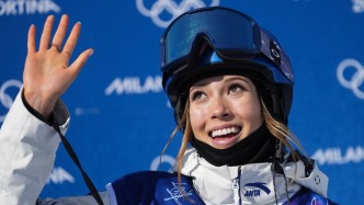 完美收官！谷爱凌卫冕自由式滑雪U型场地金牌，李方慧夺银