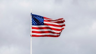 美国在约旦军事基地部署大量战机，卫星图像显示超60架