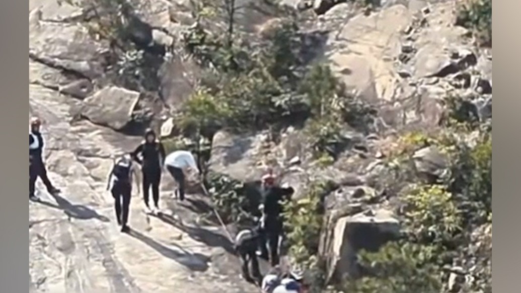 2名大学生盲目跟风打卡温州“魔鬼崖”被困,救援人员下撤途中又劝退8人