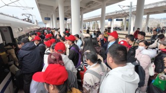 云南铁路春节假期发送旅客超350万人次，大年初七最高达53.9万人次