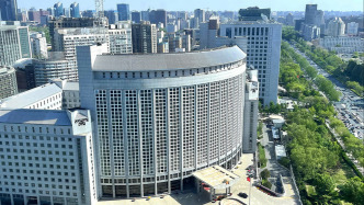 中方回应美国军机在黄海空域活动：中国军队全程跟监警戒