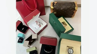 中青评论：13万元奢侈品被女儿9300元贱卖，谁的错？