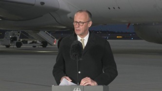 默茨启程访华前发表机场讲话：与中国“脱钩”是错误，只会伤及自身