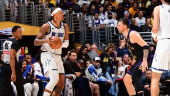 NBA｜克尼佩尔创最快200记三分，哈登又添“最老纪录”