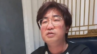 教育在此刻完成了闭环，男子聊起《游褒禅山记》感慨万千