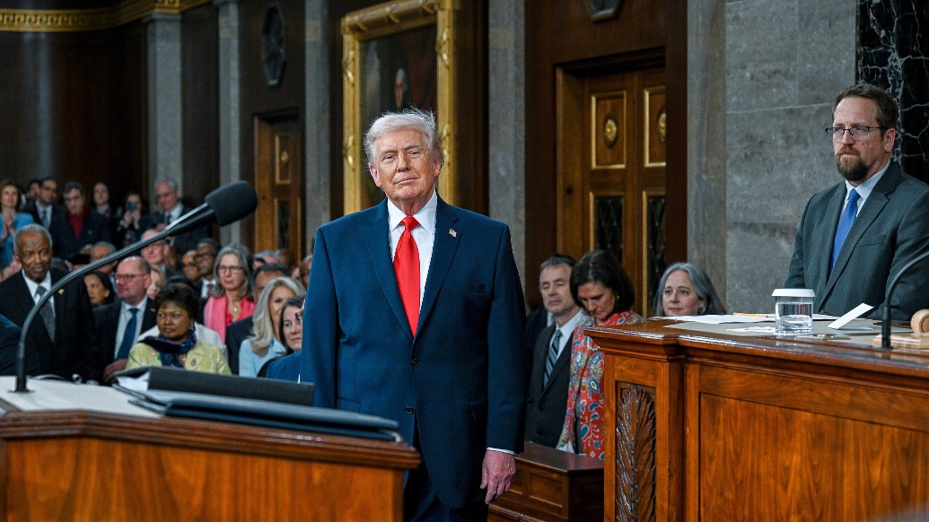 梳理|特朗普吹、民主党骂,回看美国史上最长国情咨文