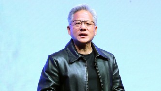 黄仁勋再度回应AI对软件业影响：市场“判断失误”，AI助手将提高软件效率