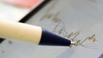 每日看盘｜分化与背离中，A股积蓄新做多能量