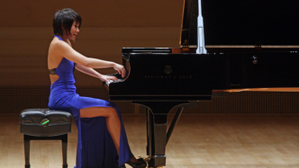 英国乐评人批王羽佳不守信，王羽佳公布邮件反击