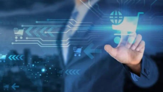 一边牵手中兴一边搞游艇，刘强东在下一盘什么大棋？