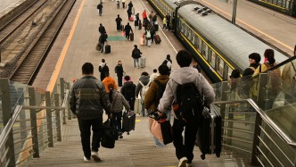 央媒谈“春节行李变轻”：县域即时零售“马力十足”