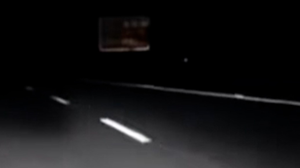 语音指令“关阅读灯”却关了大灯致车辆撞上护栏，领克致歉