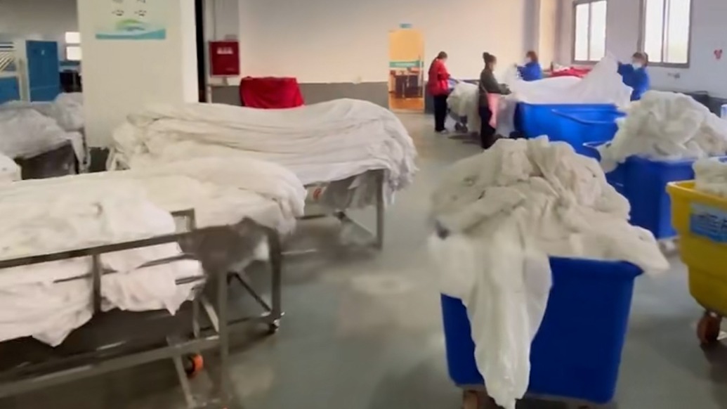 每天工作19小時(shí)月薪三千？四川巴中涉事洗滌公司：旺季比較忙，有給加班費(fèi)