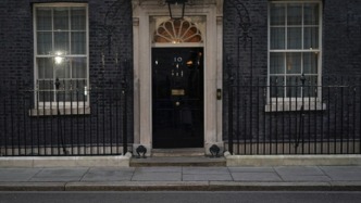 英国从伊朗暂时撤出使馆人员