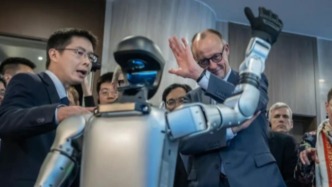 玉渊谭天丨德国总理默茨为何在北京写下《孔夫子的箴言》